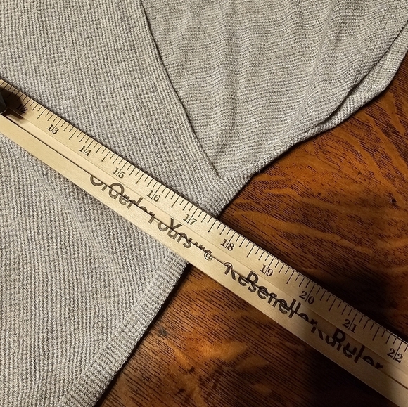 Mts Gray Wrap Front Top Women's Size Medium - Picture 5 of 8